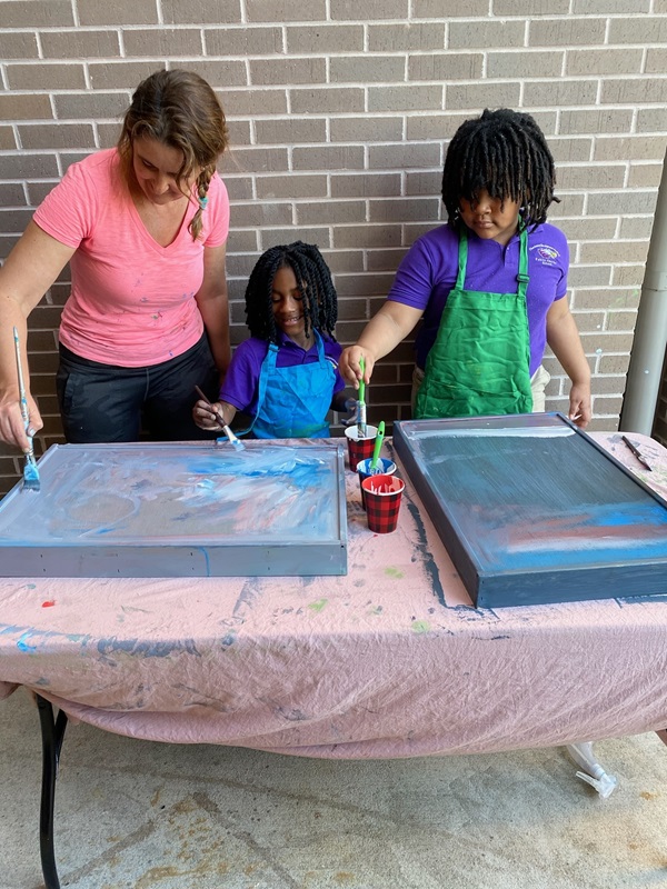 Local artist teaches students